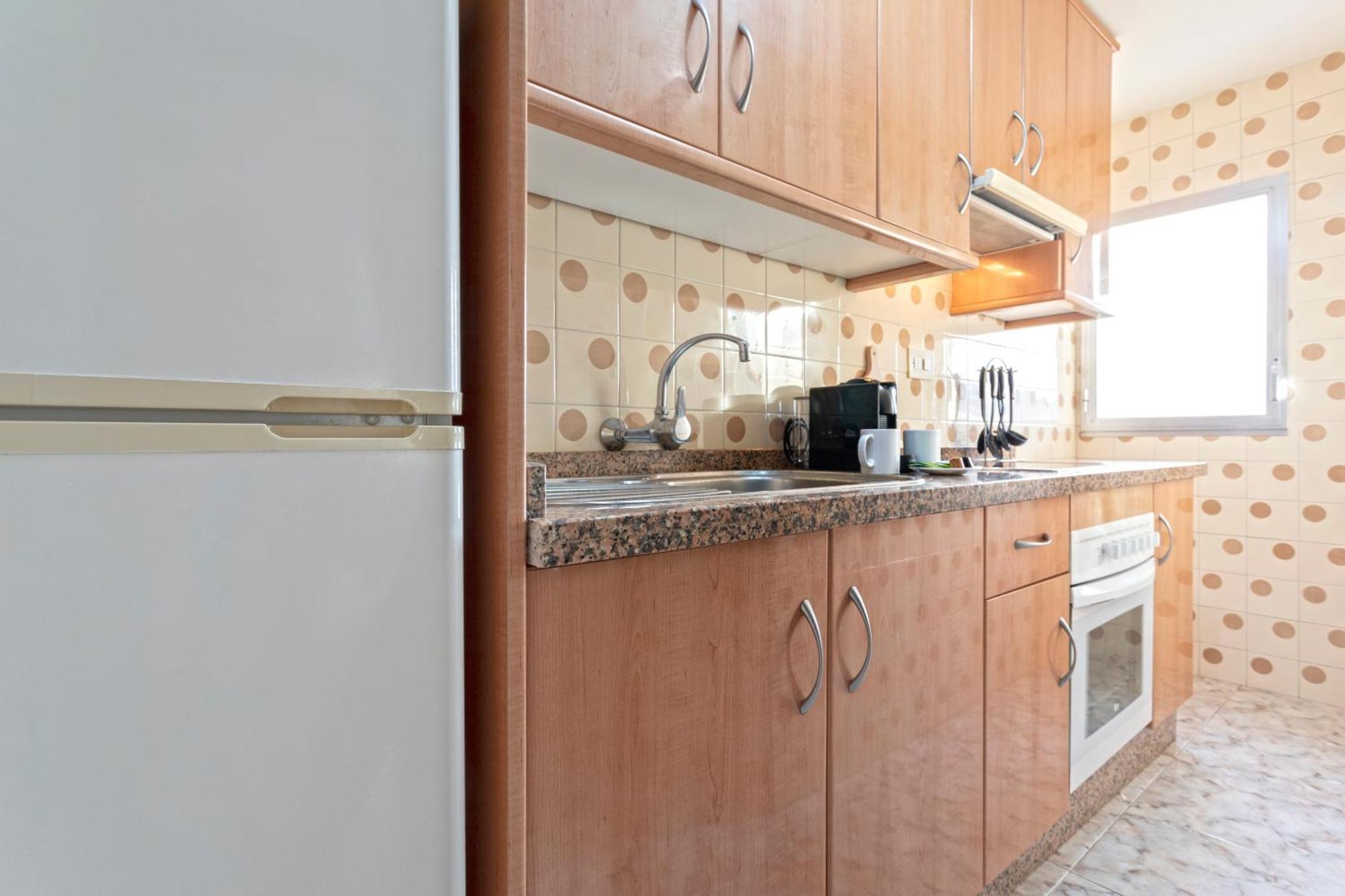 1004 - Beachfront Apartment On El Paseo, 4 Pers - Air Conditionning - Wi-Fi - Smart Tv Almunecar Bagian luar foto