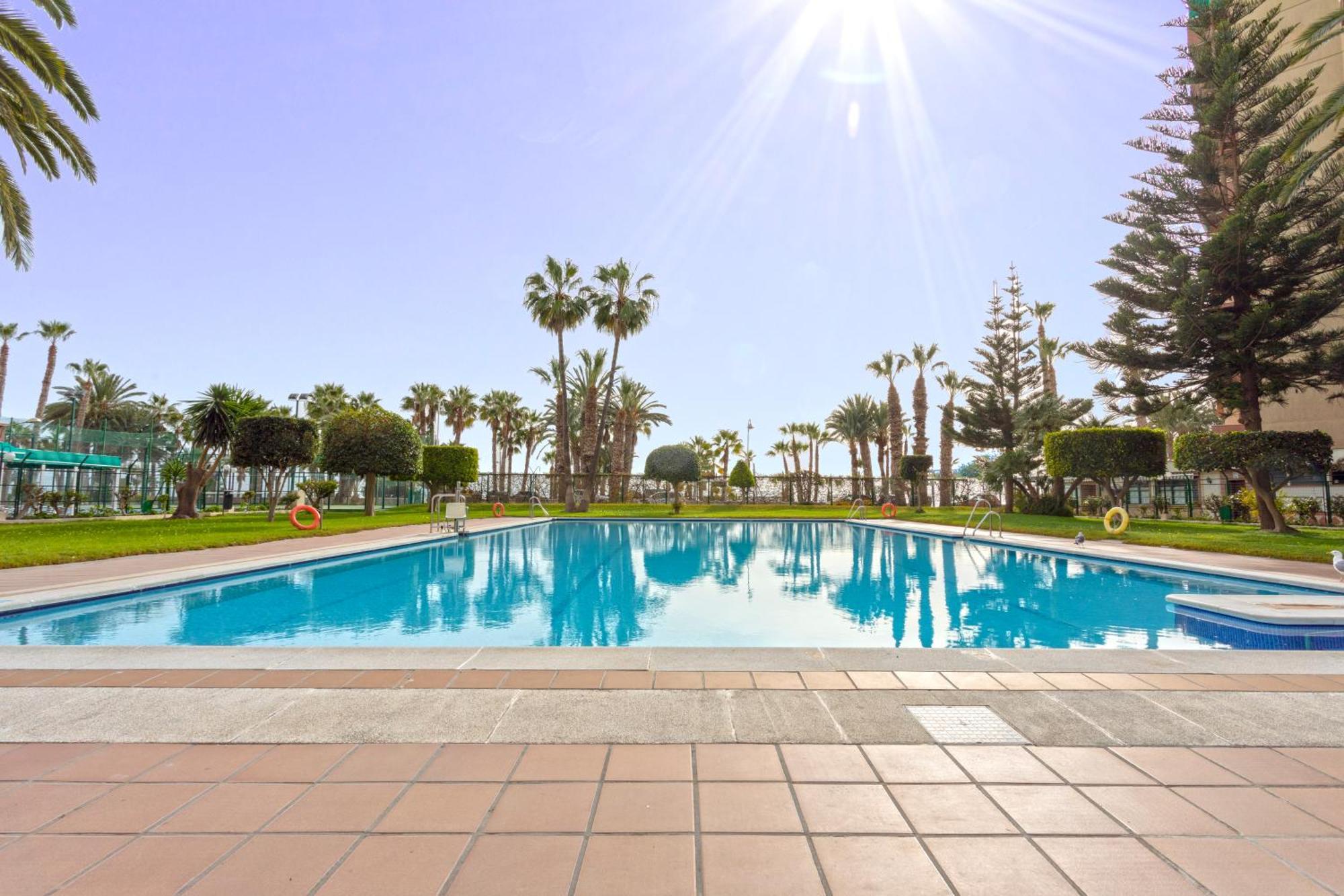 1004 - Beachfront Apartment On El Paseo, 4 Pers - Air Conditionning - Wi-Fi - Smart Tv Almunecar Bagian luar foto