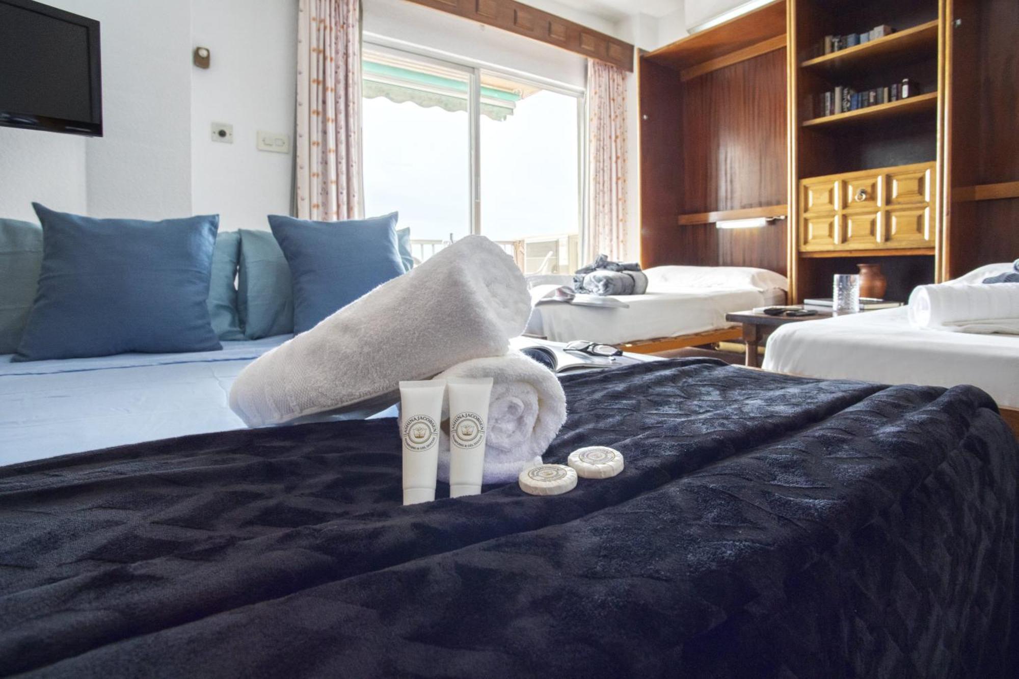 1004 - Beachfront Apartment On El Paseo, 4 Pers - Air Conditionning - Wi-Fi - Smart Tv Almunecar Bagian luar foto